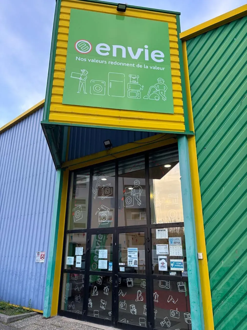 Enseigne et vitrophanie ENVIE Koenigshoffen