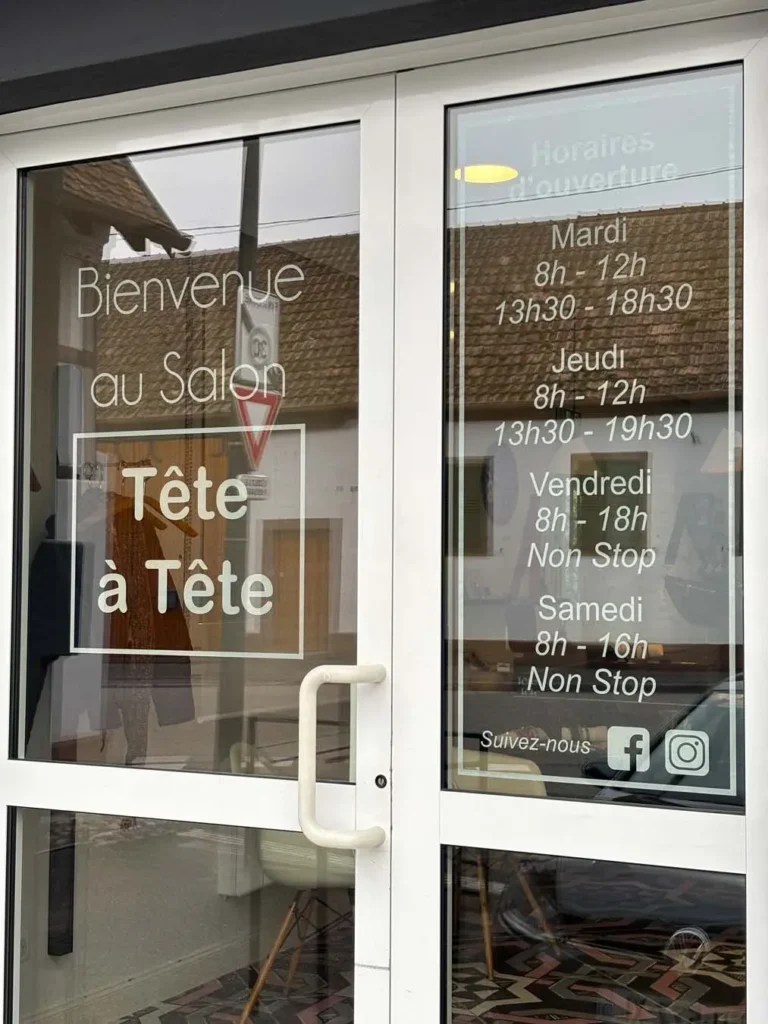 Marquage vitrine – Salon de coiffure Tête à Tête à Wintershouse