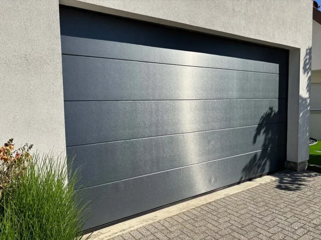 Rénovation d’une porte de garage – Cover Styl’ — vue 2