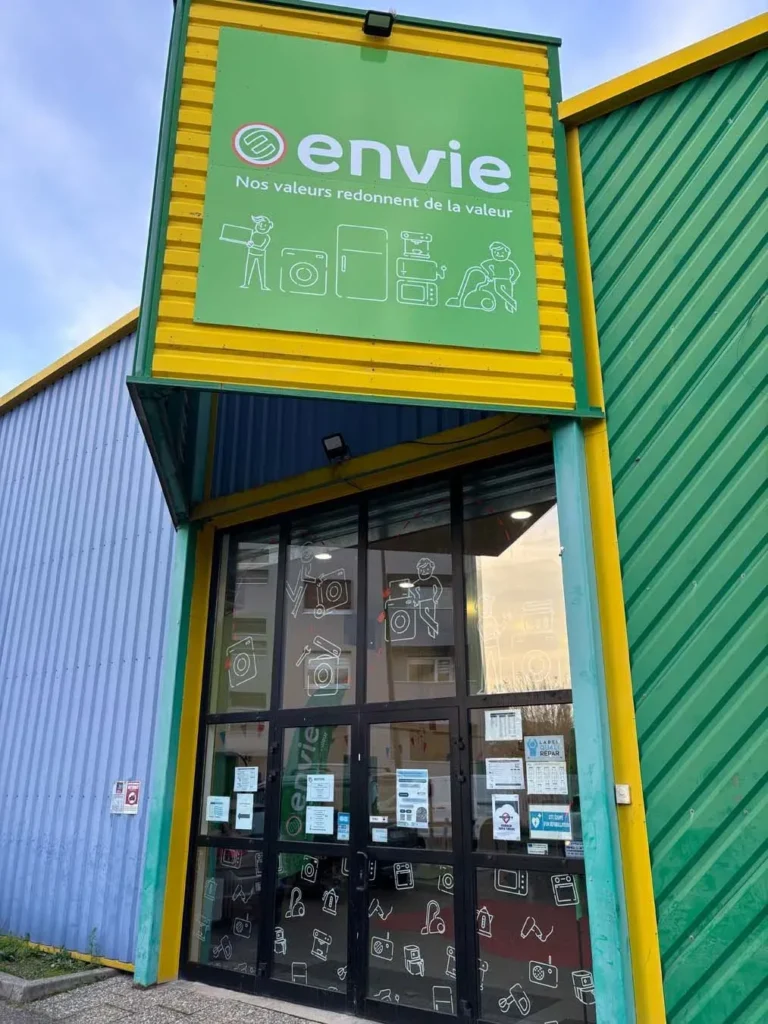 Habillage complet façade & vitrine – Envie — vue 2