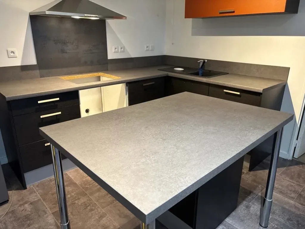 Rénovation de cuisine Cover Styl' – Plan de travail, crédence et îlot — vue 5