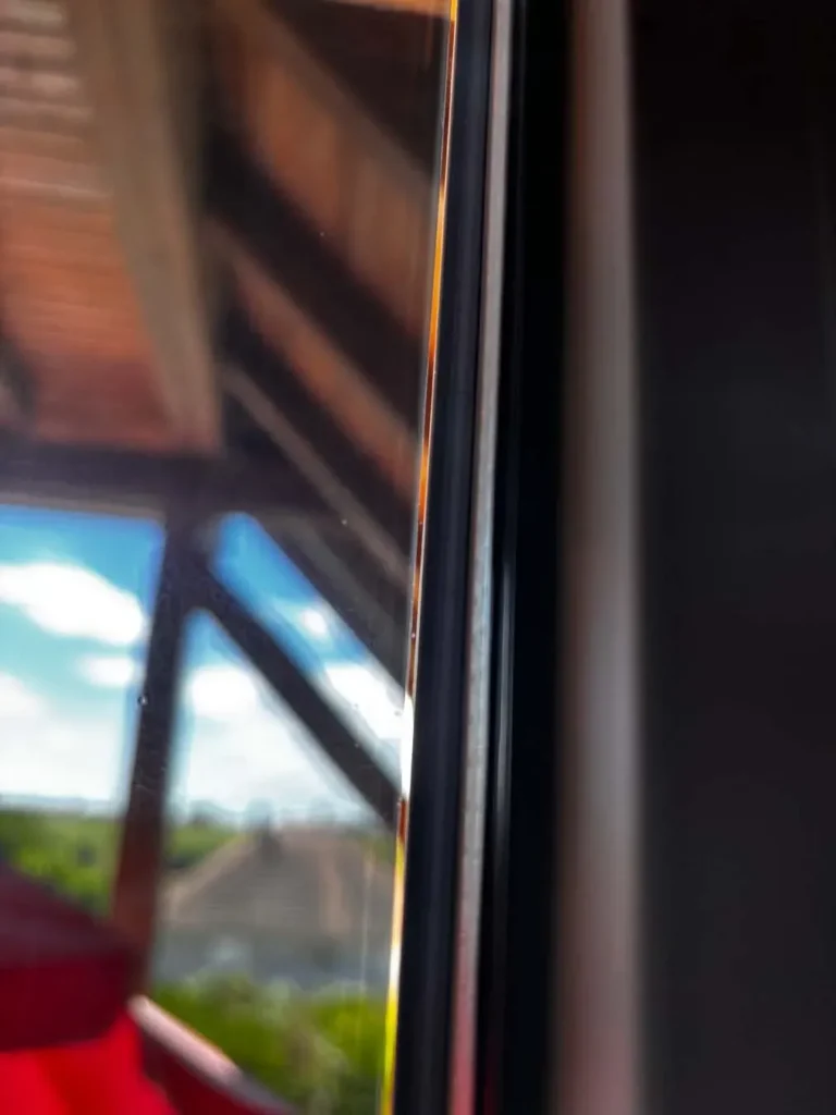 Pose de film solaire Silver 385 XC sur vitrages – Maison individuelle — vue 3