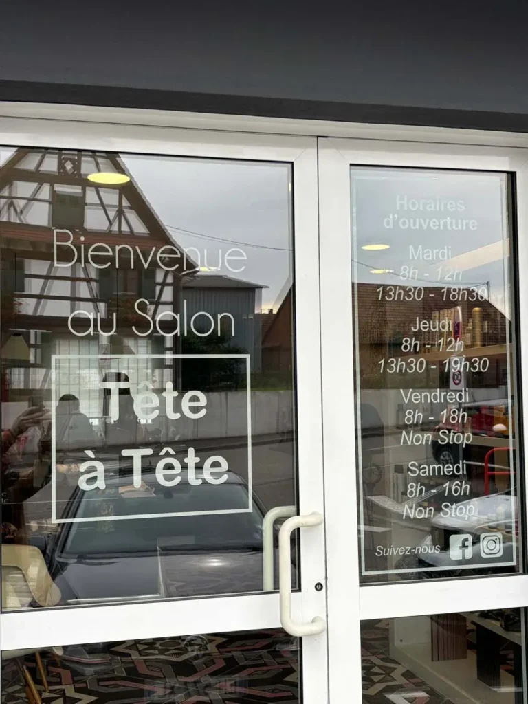Marquage vitrine – Salon de coiffure Tête à Tête à Wintershouse — vue 2