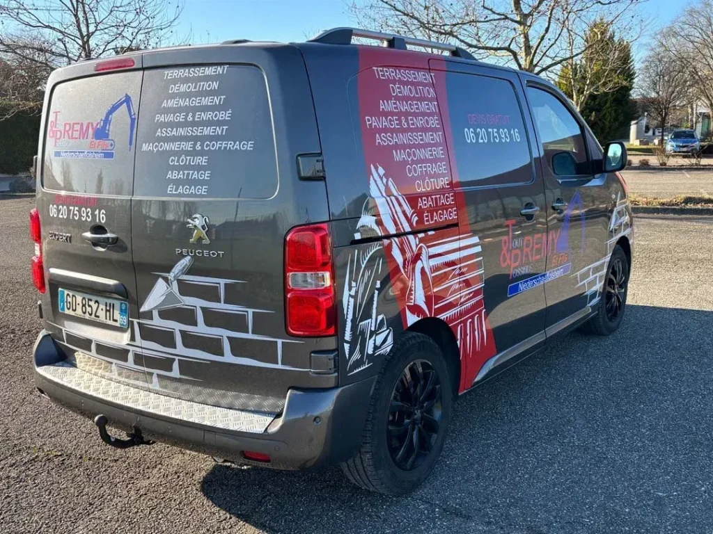 Marquage publicitaire d'un véhicule utilitaire – Peugeot Expert — vue 2